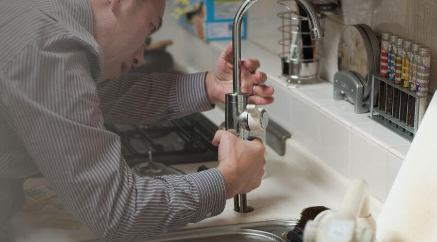 Professional bathroom faucet installation in La Loma, NM